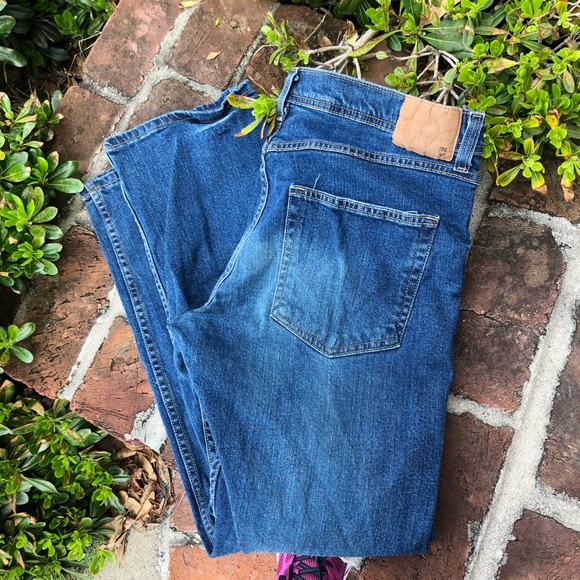 True Craft medium wash straight leg jeans size 36 - Picture 5 of 5